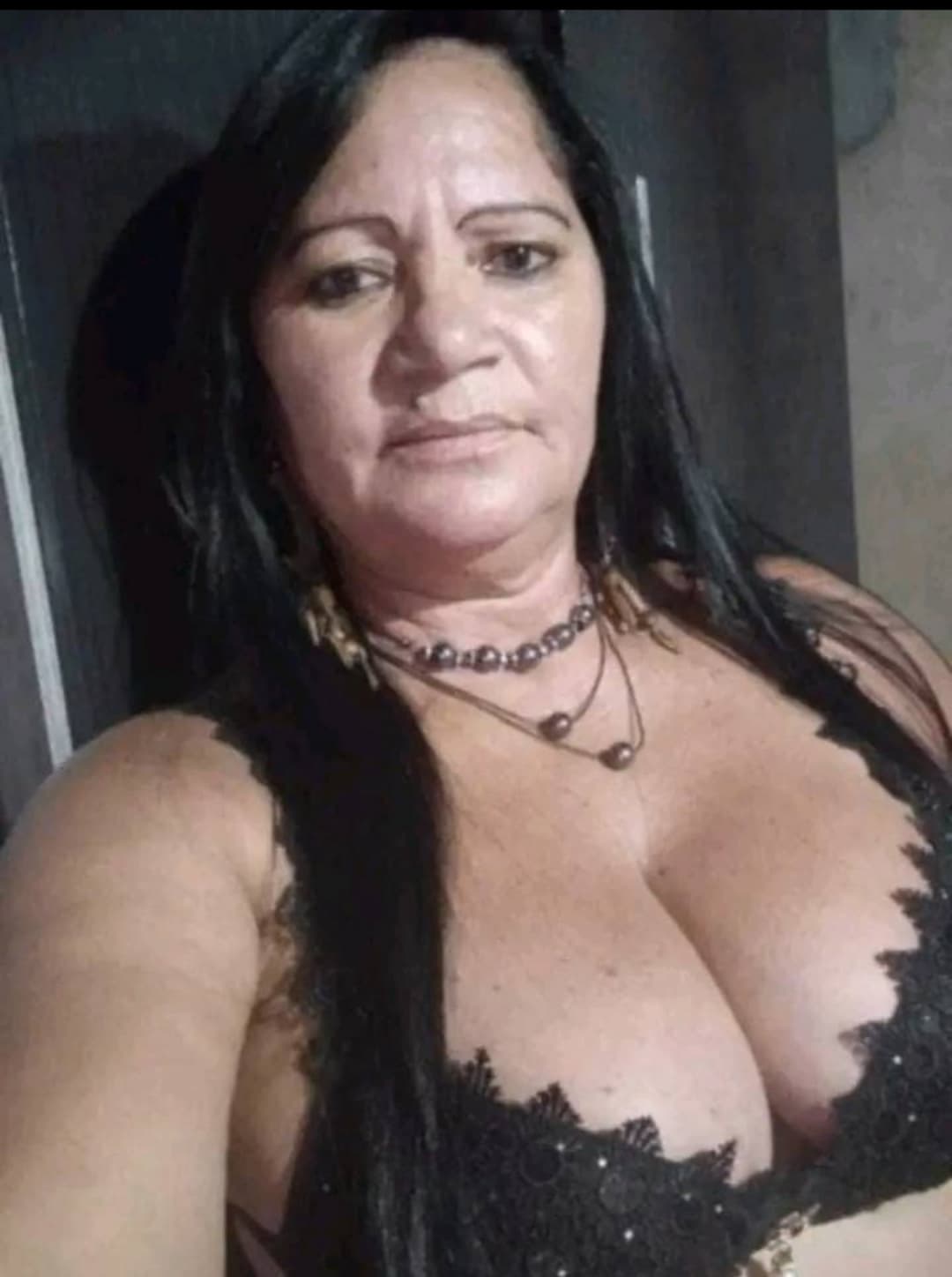 #Coroa safada do #Facebook tirando foto pelada e mandando nudez #gostosa lisinha #safada