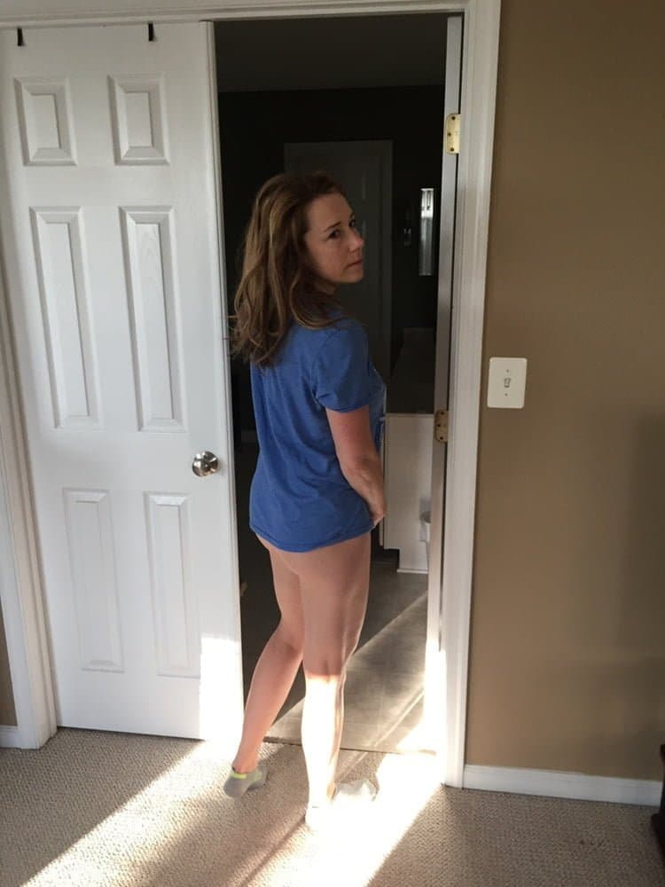 Slutty MILF Maria Opens Her Big Sloppy Cunt