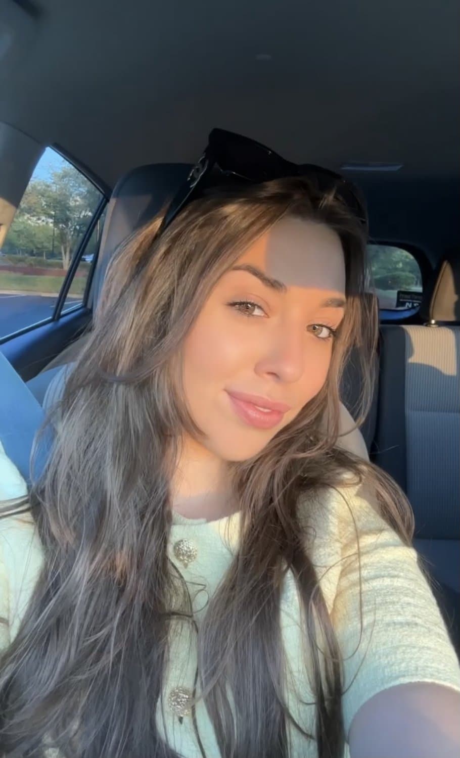 Big boobs, nice dick sucking lips and loves cum