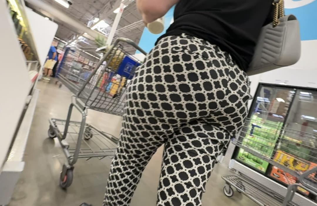 Saw a mix of asses today. A hot Latina, a milf, a gilf, a pawg and two huge BBW asses ?