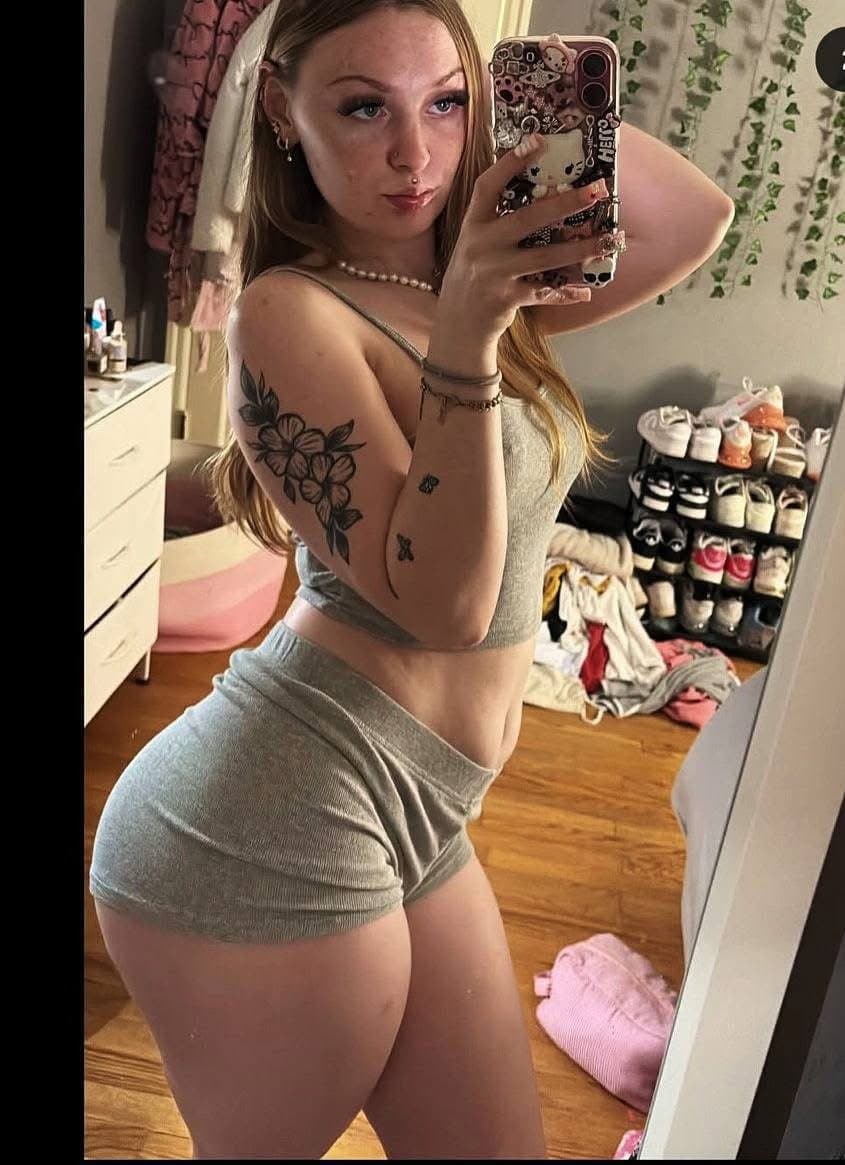 Smoking hot white girl with a ass on her ??