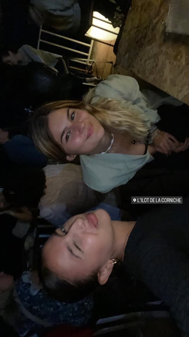 Chloé, grosse chienne française exposée