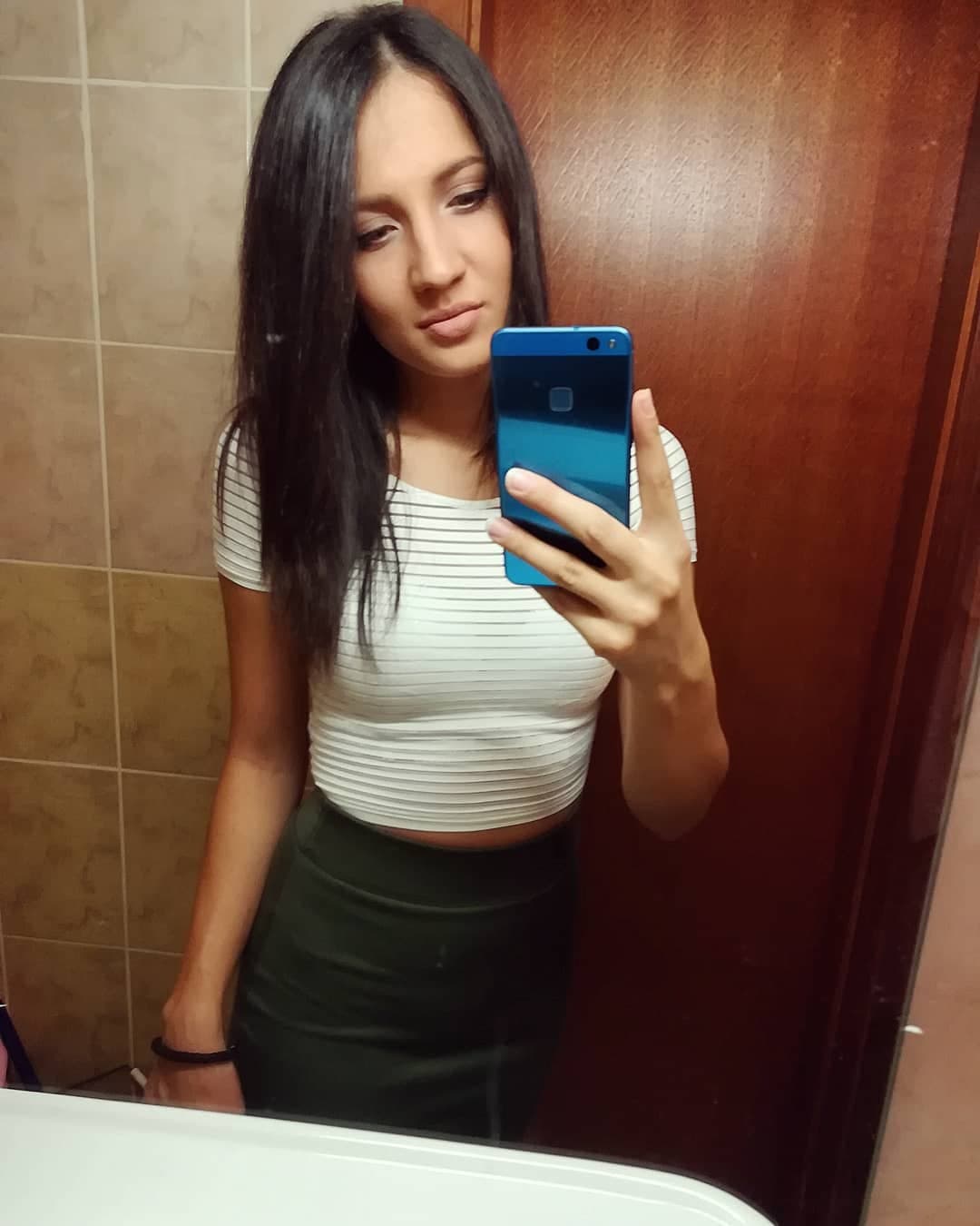 Jelena Zoric, 31yo, young Serbian milf hated by her husband