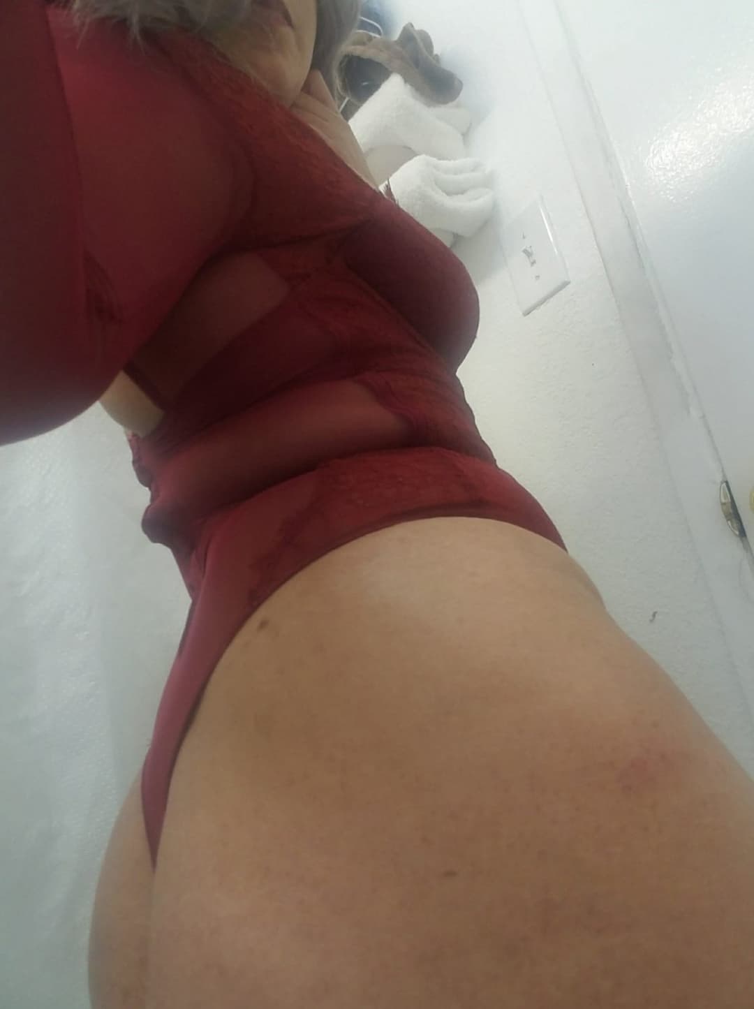 Sexy Milf Rocio From Fresno CA cheats on her Husband and sends sexy pics to Sancho