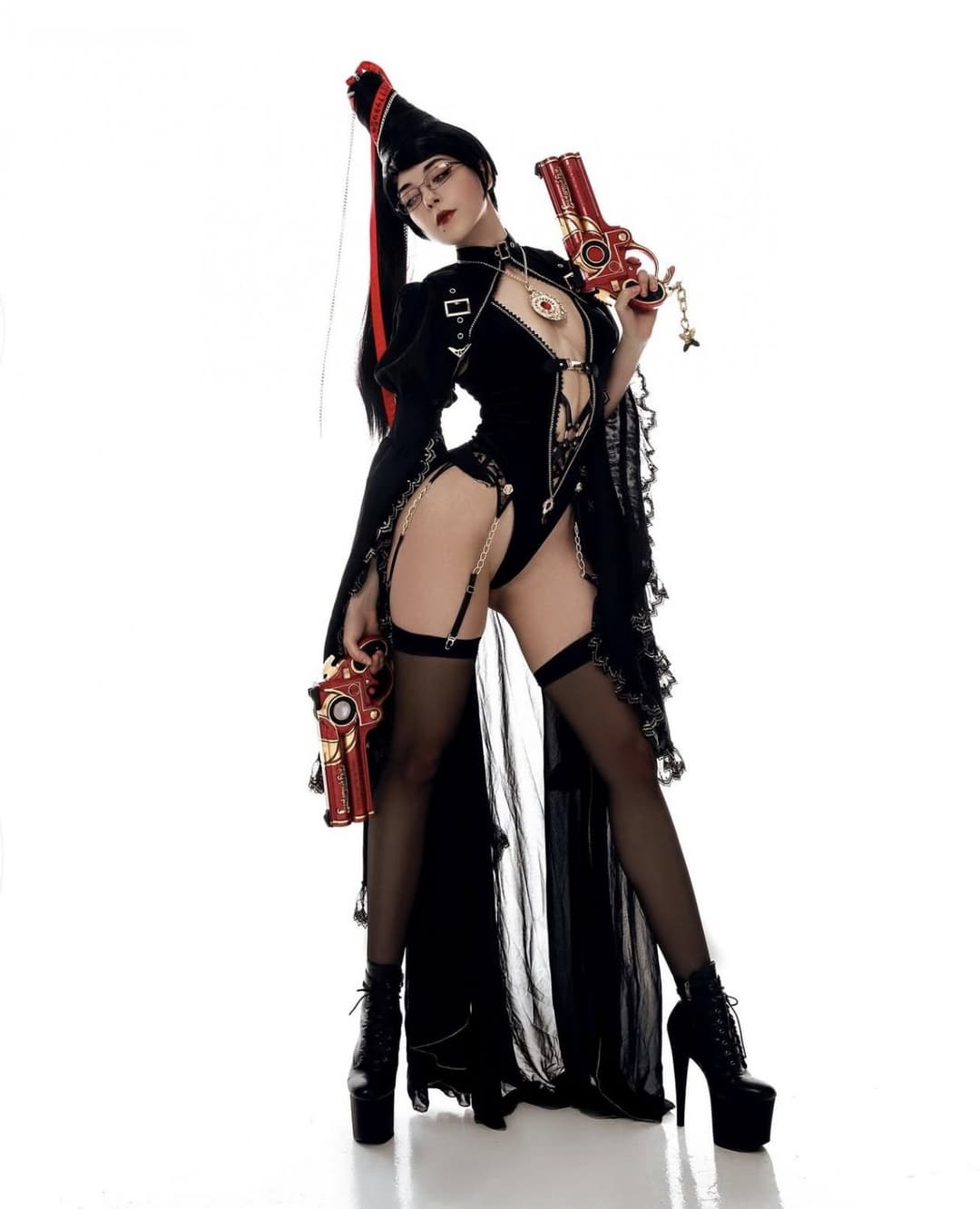 Spicy Witch Bayonetta. Stunning Hips & Long Legs. Cosplay