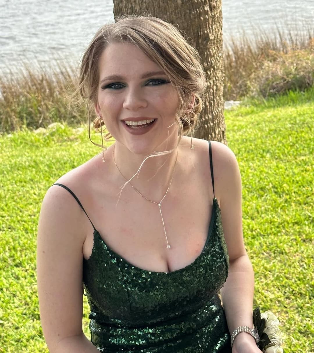 Free use cunt Sydney needs a confidence boost… what’s her use?