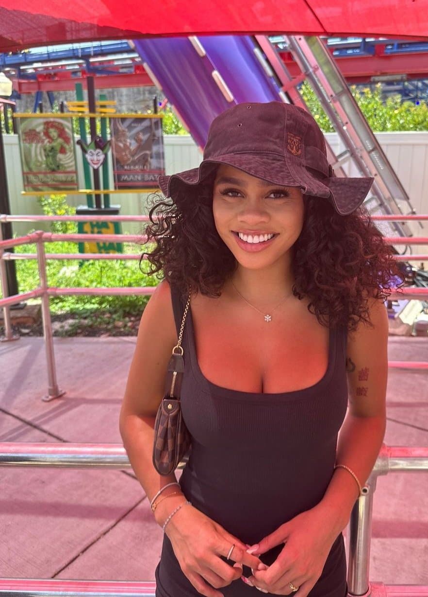 Cheating gf (poor guy they been together since 2021 till now but 2022 and 23 she was taking BBC)