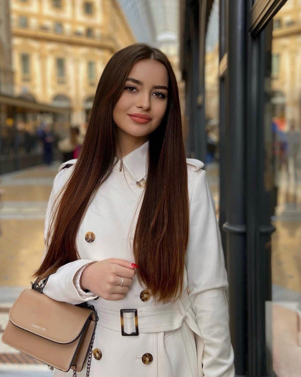 ? Legs of a hot slut in heels. Sexy feet candid