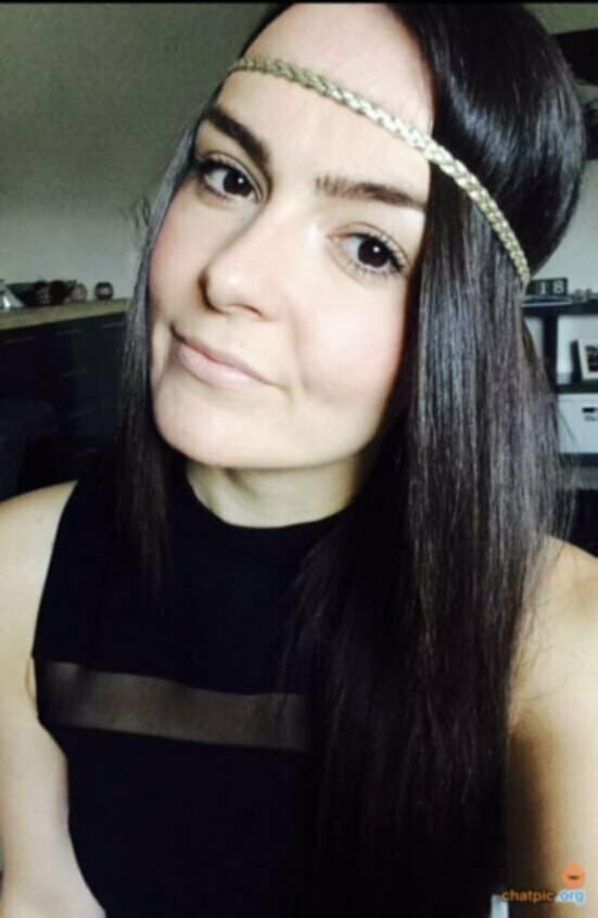 Click to view full size Simone is a horny slutmom ??