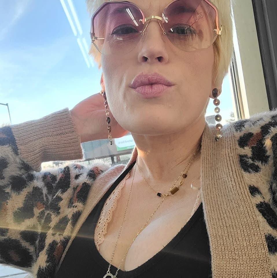 Cheating Cyndi wants your cum