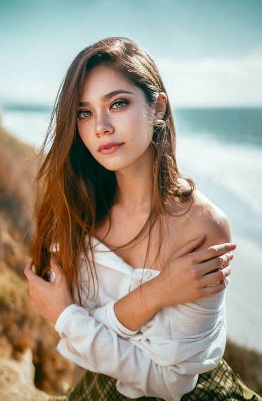 Mixed German-Korean model MELODI FLACK deserves your baby oil covering her pretty face