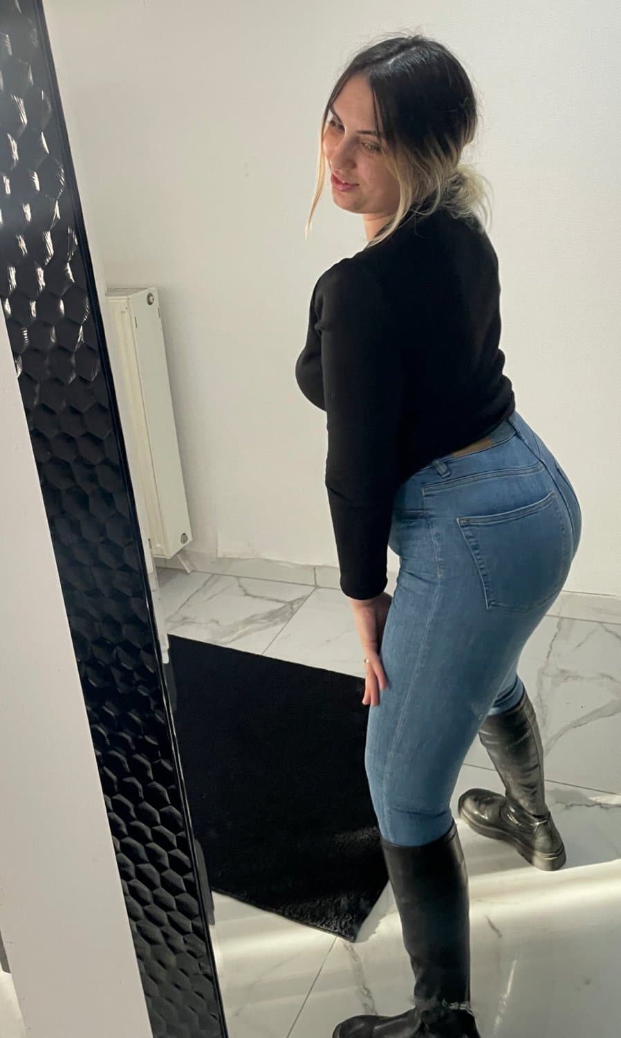 I am sexy teen 24 years hot mom teen put your dik on my pica’s I send you more