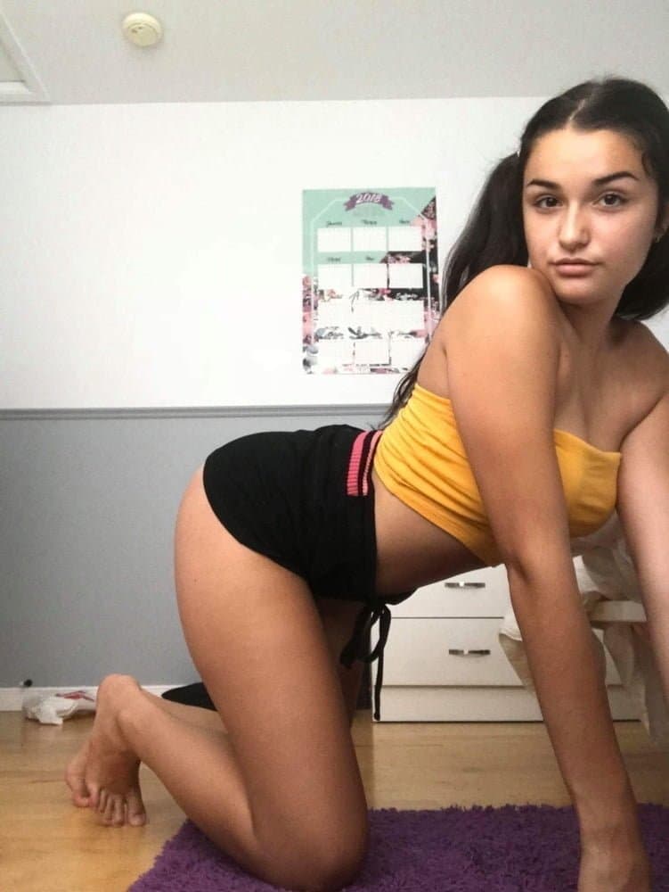 Adorable Slut Spreads Ass to Show all Her Holes