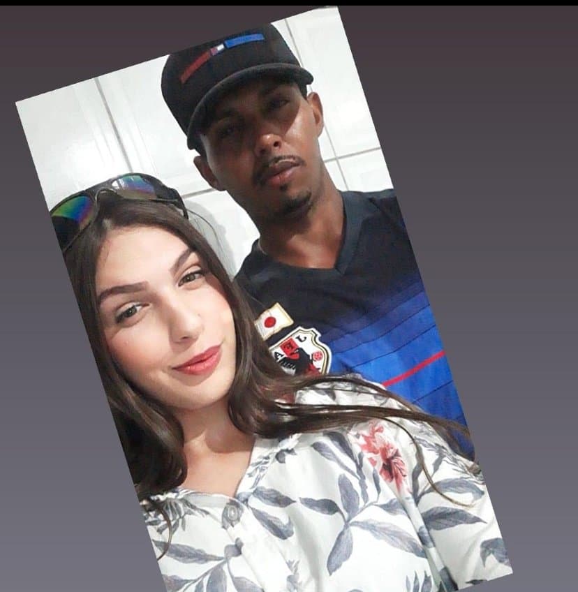 Novinha Traiu, gemeu gozou, mandou nudes e enganou o corno, engoliu o pau do playboy