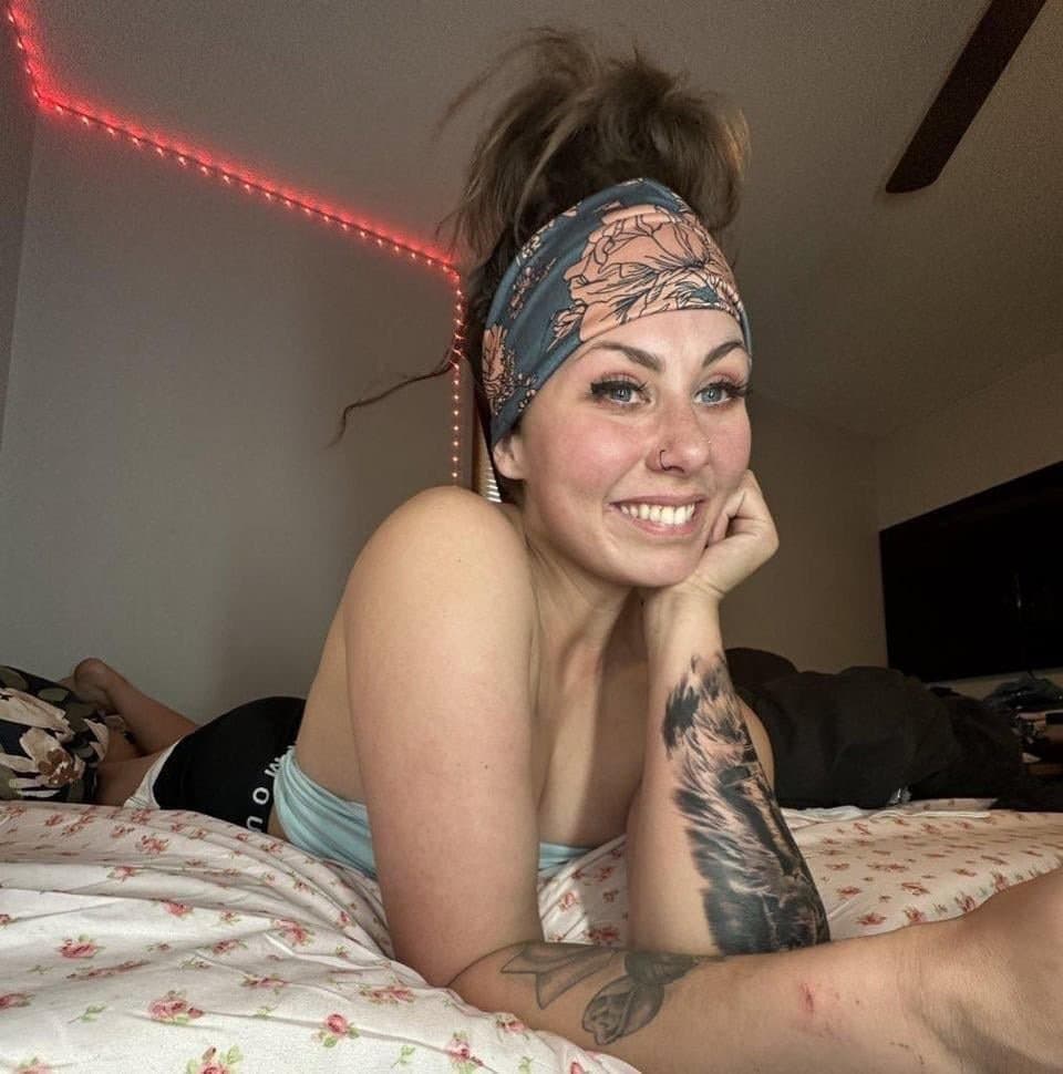 Britt, Fed Ex Slut sucking cock