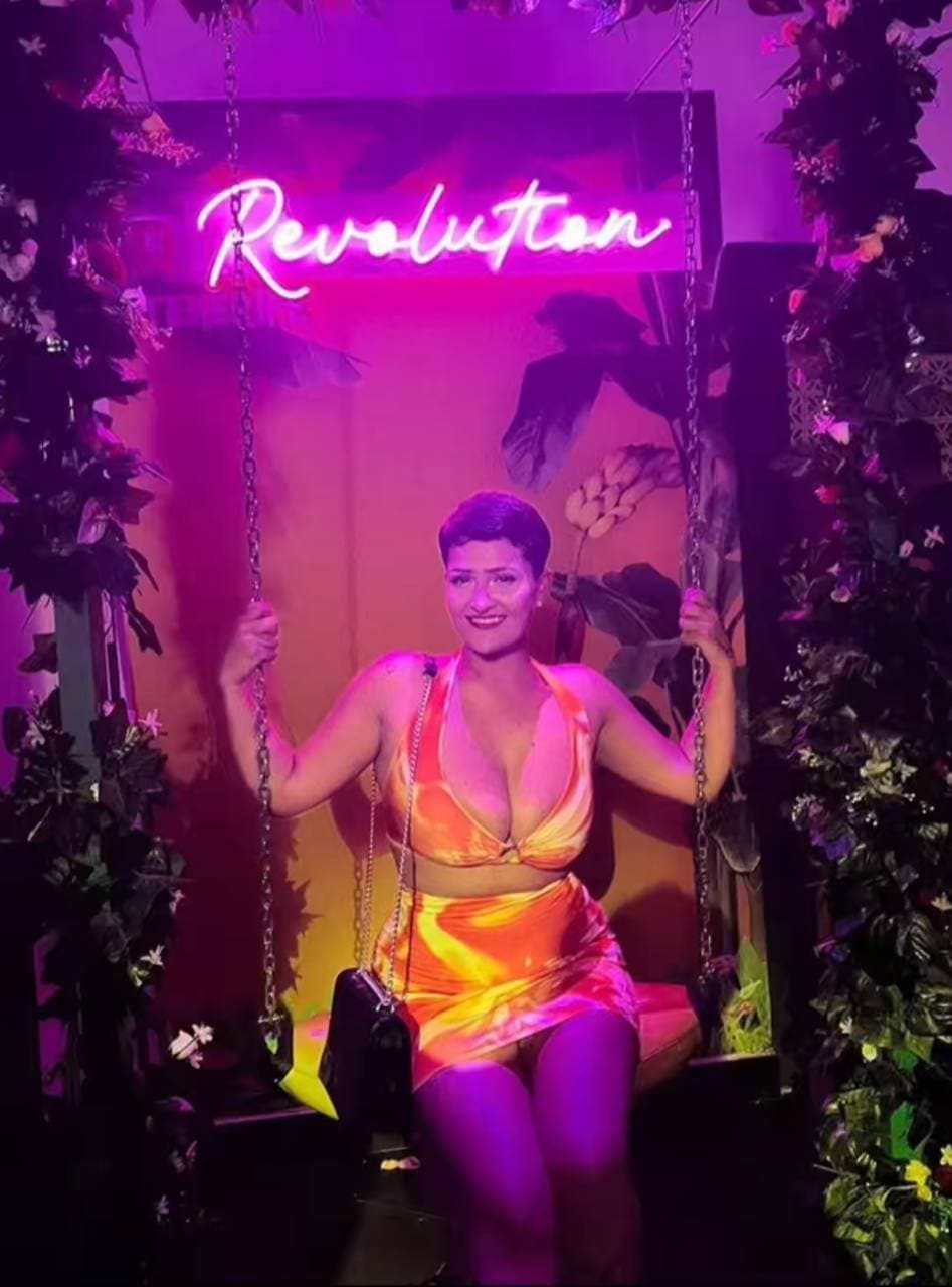 Mery, va de chula y es una puta barata más