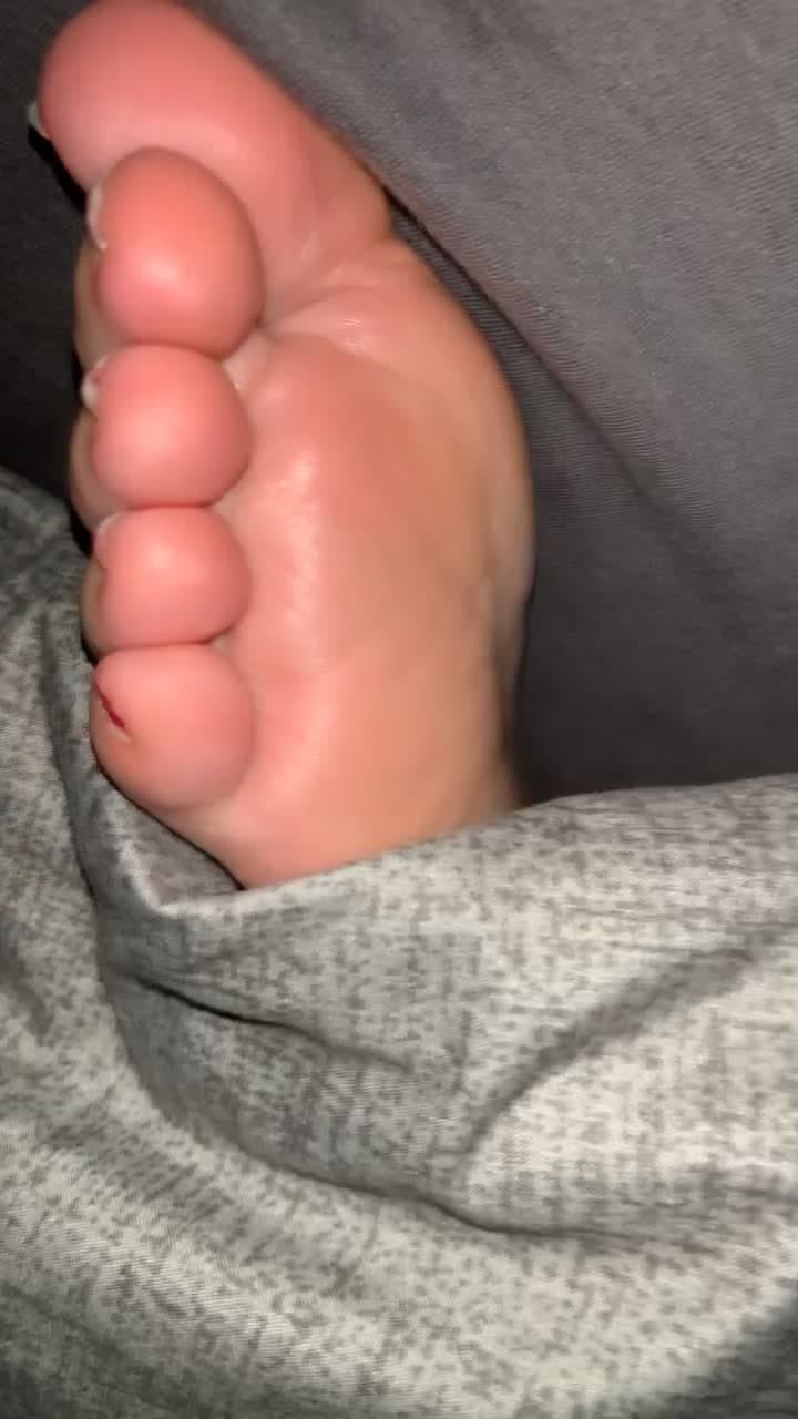 Girlfriends sleepy feet