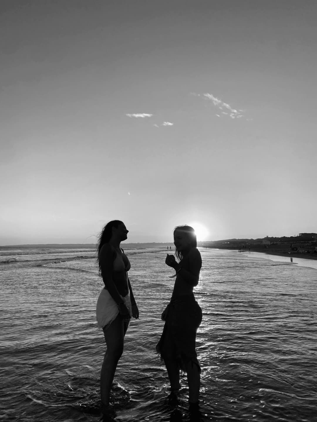 Mica y amigas pendejas argentinas. Like y subo más fotos