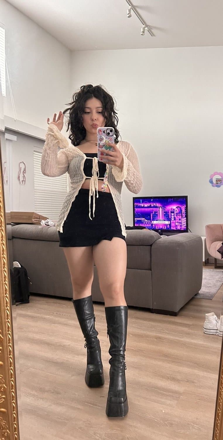 Cute latina gym girl