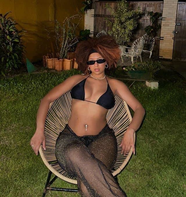 Click to view full size Preta rabuda