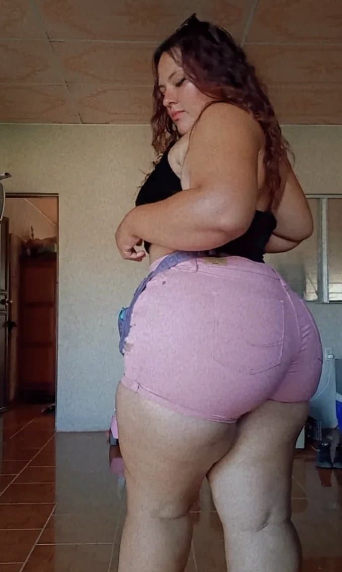 Thick milf latina