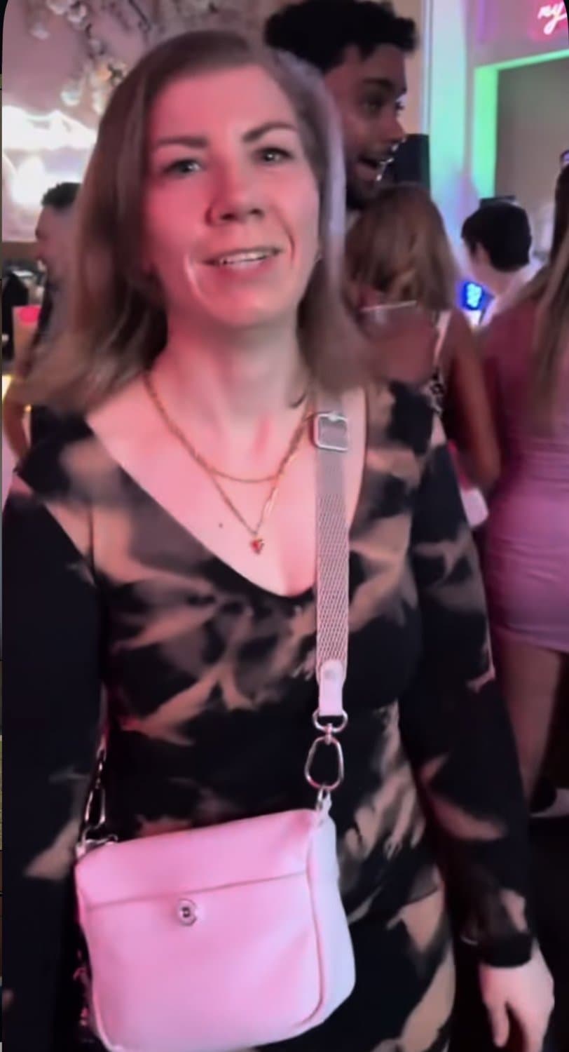 For the love of god someone find this cougars @.  She got a wagon on her