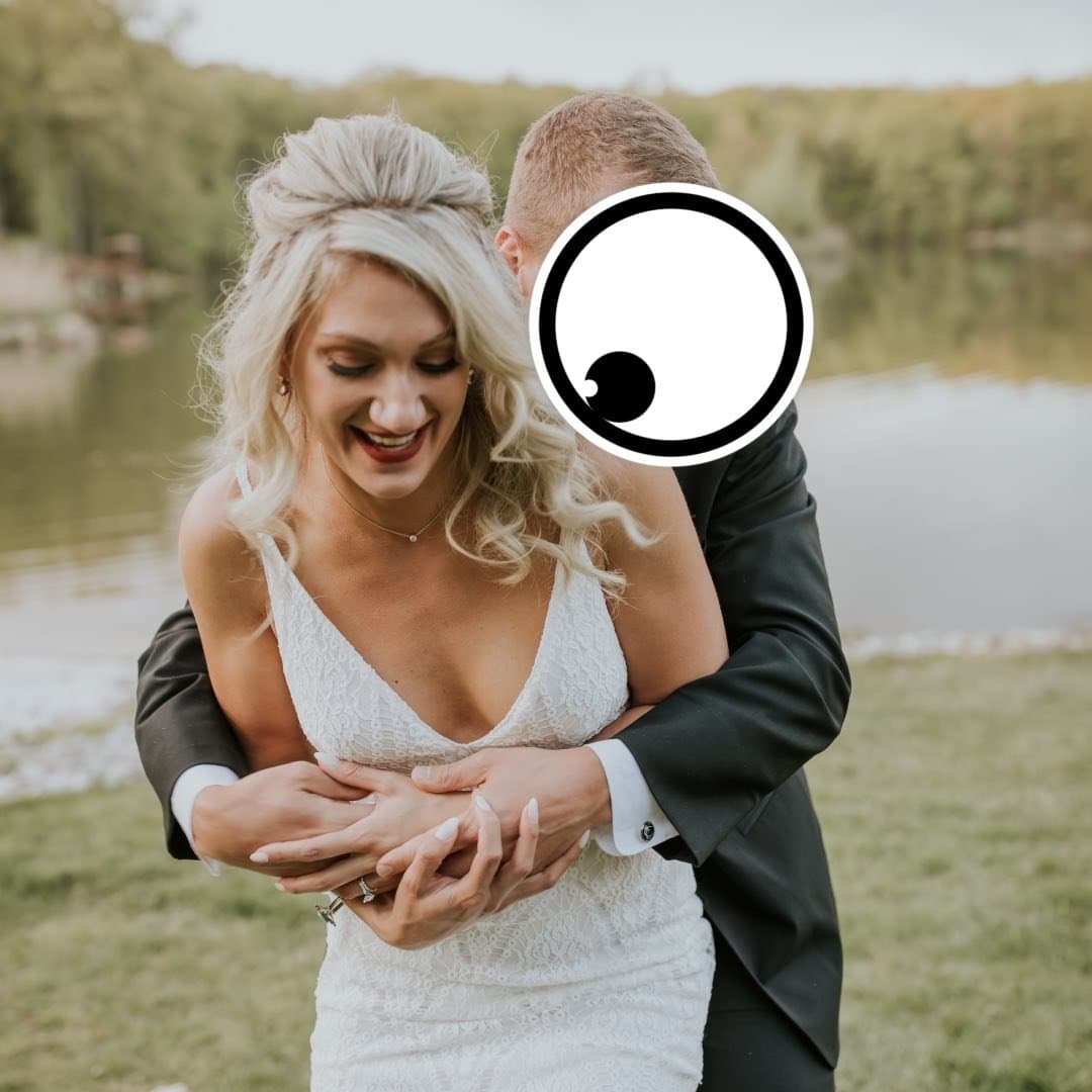 Emily and Victoria get topless and kiss each other on the G G W bus in their pre marriage years