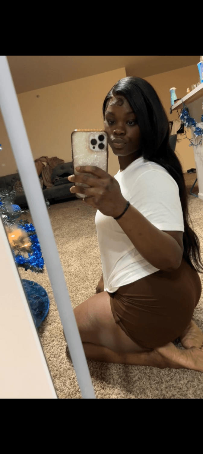 DarkSkin Thick JuicyLips Milf Hoe