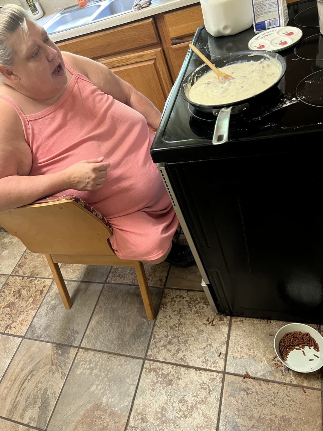 Real ssbbw mom candid too fat to stand and cook but fat enough to fuck