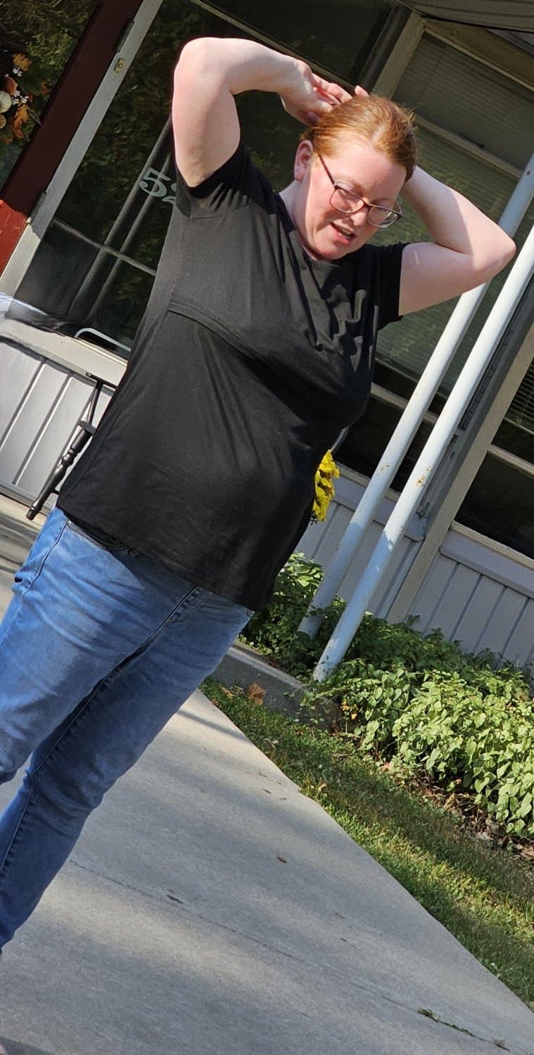 Sexy Redhead MILF and her Sexy Pokies