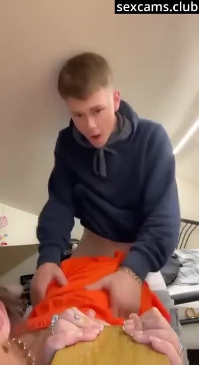 2 British Teens Record Themselves Fucking