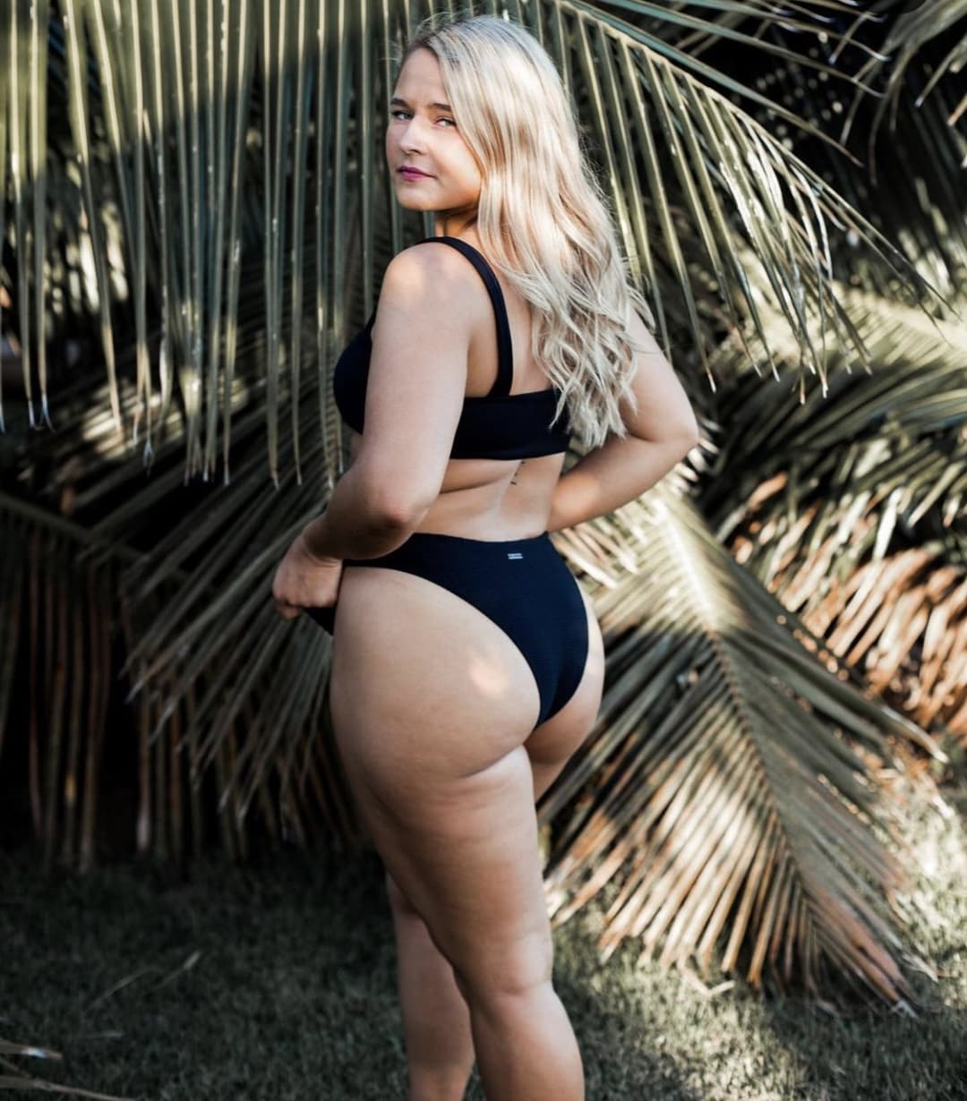 Unbelievable ass on thick army soldier