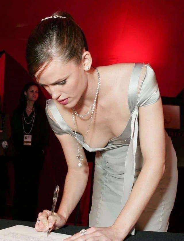 Upskirt Down Blouse 15May2025