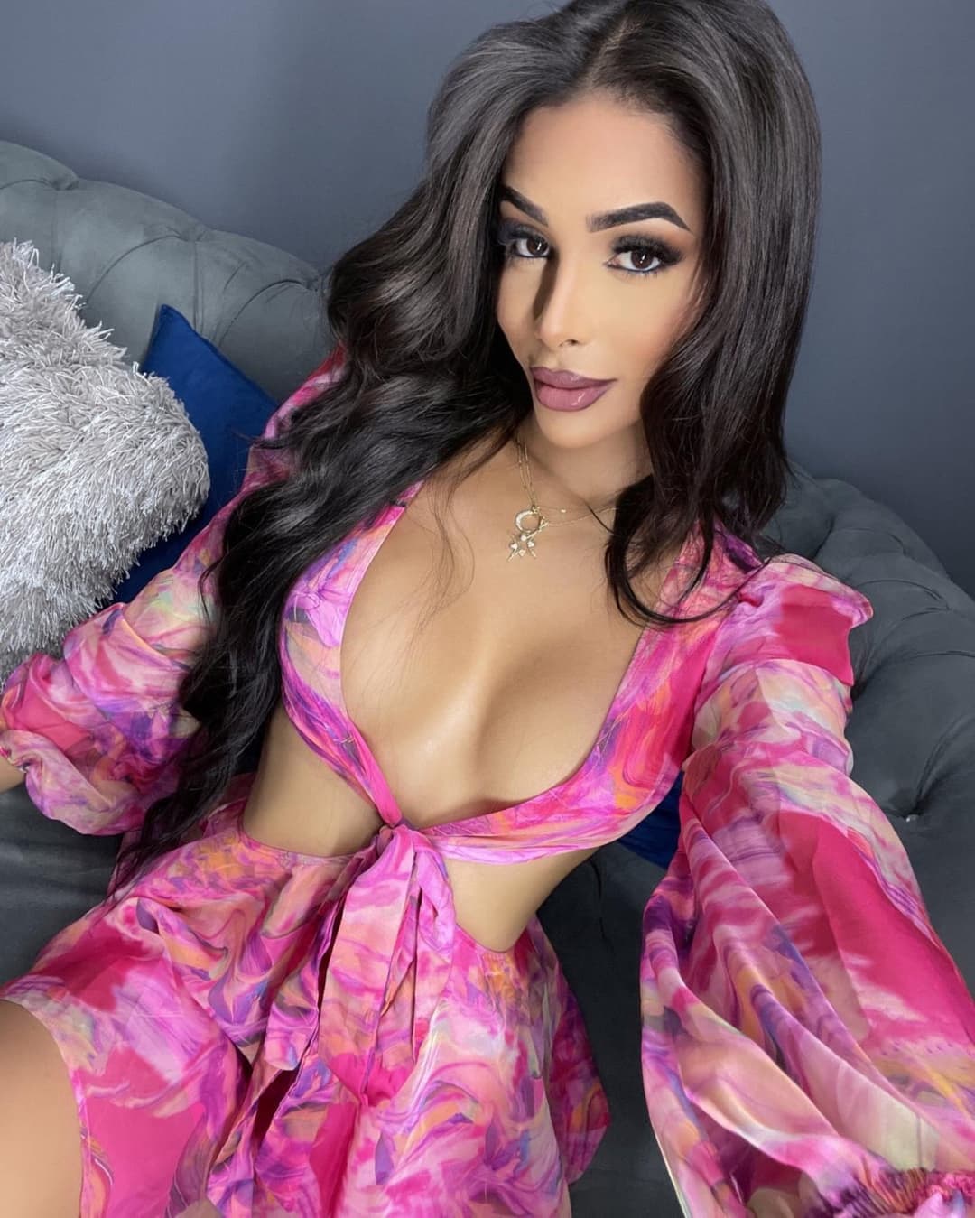 CARLA ??????? AMAZING TGIRL TRAP ?????