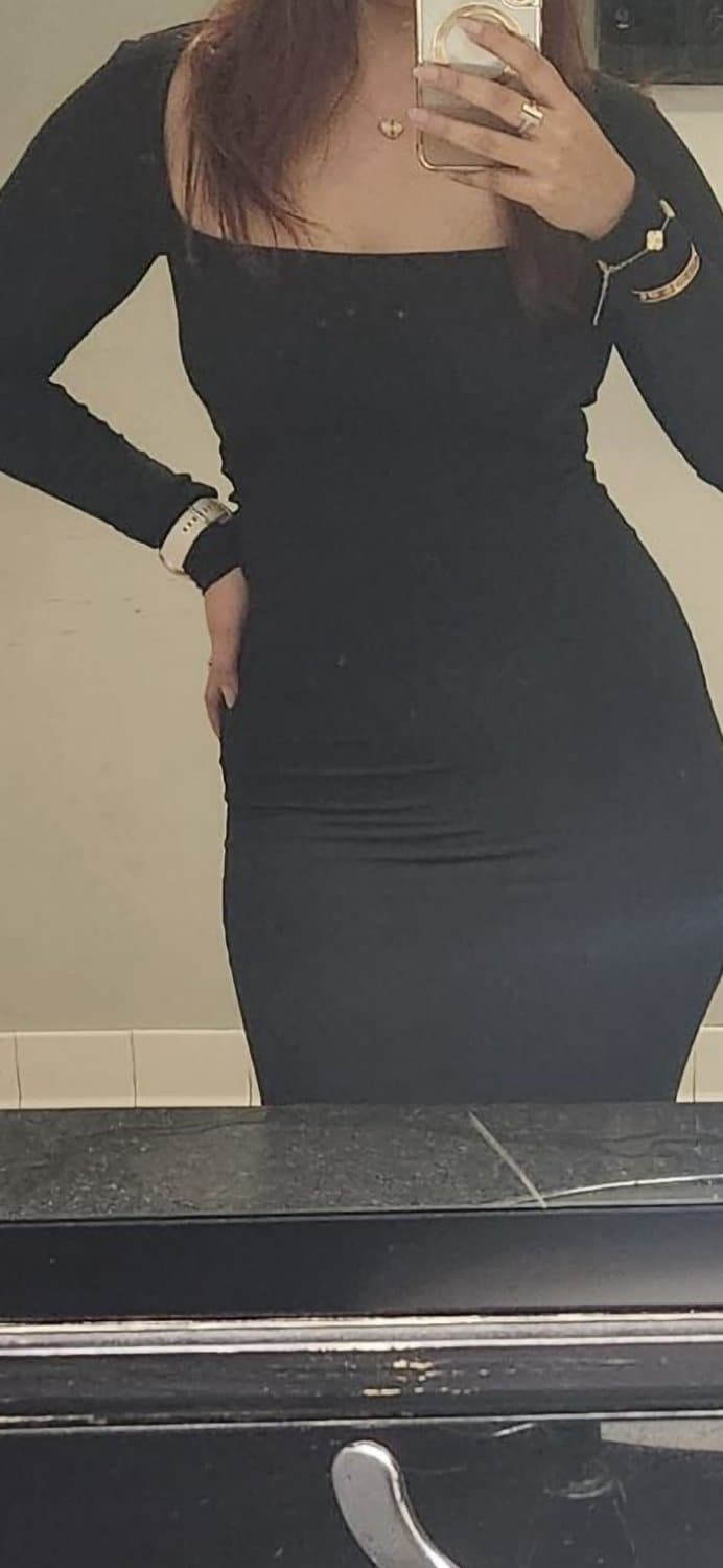 Slutty Wife With Fat Ass Likes to Show Off her Big Ass and Fuck Other Men