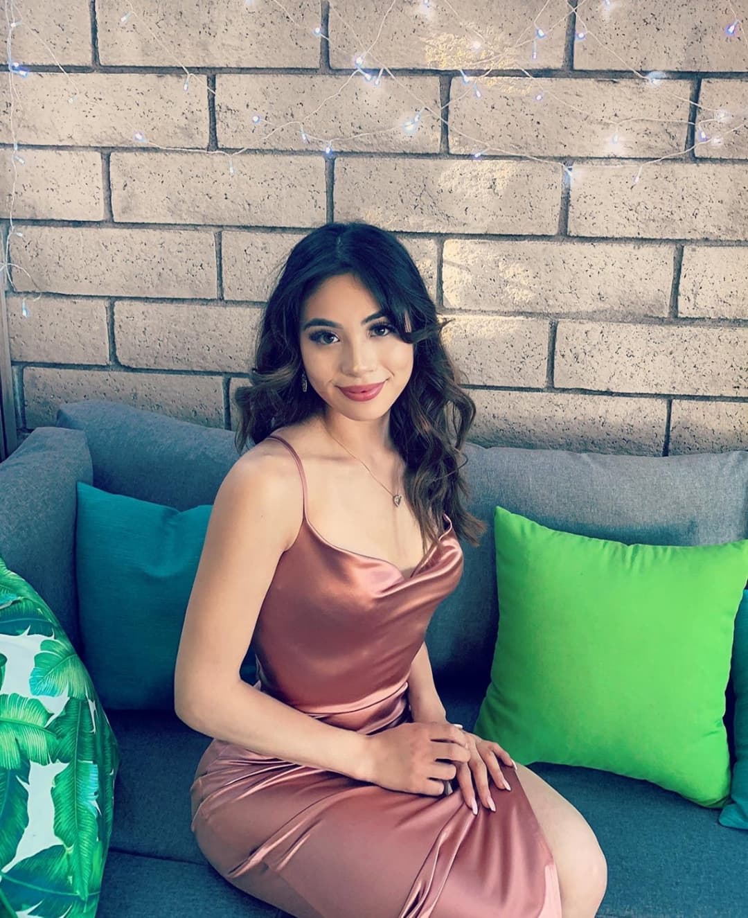 College Asian Latina Eric@ Loves Showing Her Ass