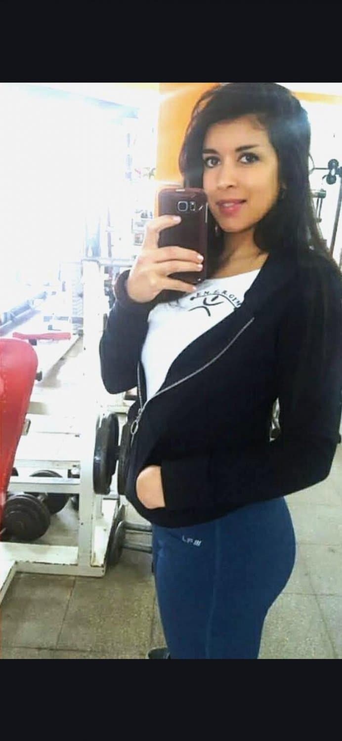 Brunette mim 40yo bubble butt