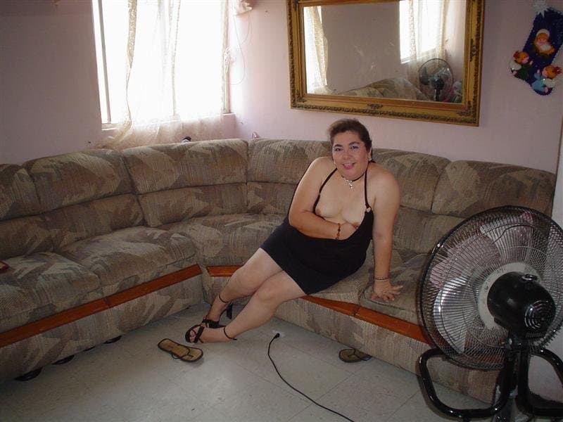 Mirna Lorena caliente amateur en real casero