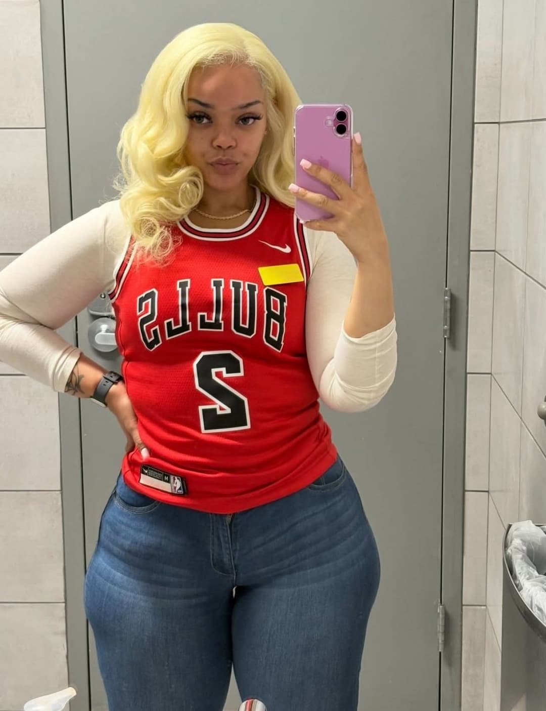 THICK CURVY EBONY BIG BOOTY