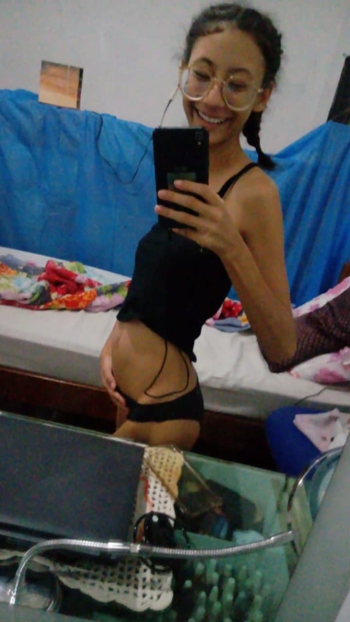 Magrela, comi por pena ? @viih.olive