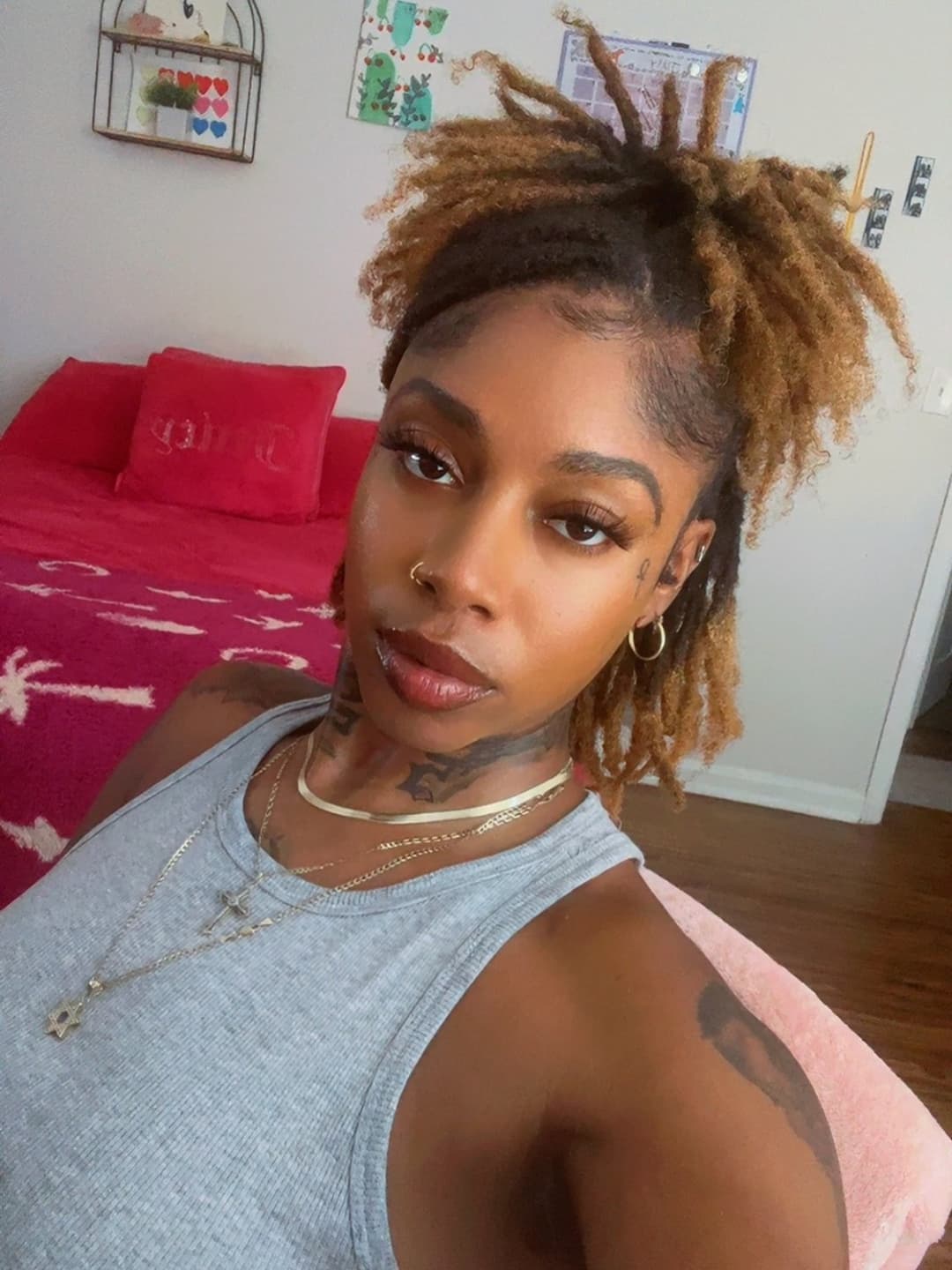 just wanna cum all over this black thot