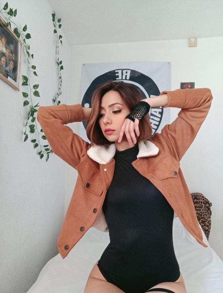 Hot teen cumslut cosplayer