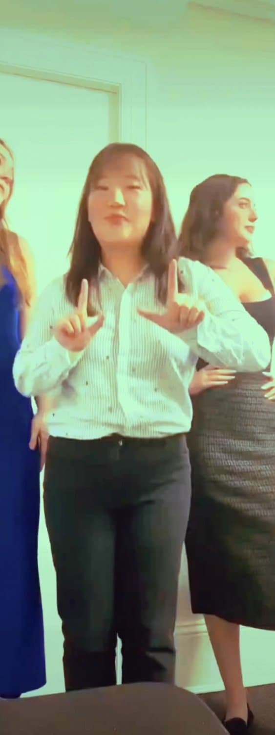 Always the innocent looking friend group that are 100% freaks, innocent looking baddie shakes it!