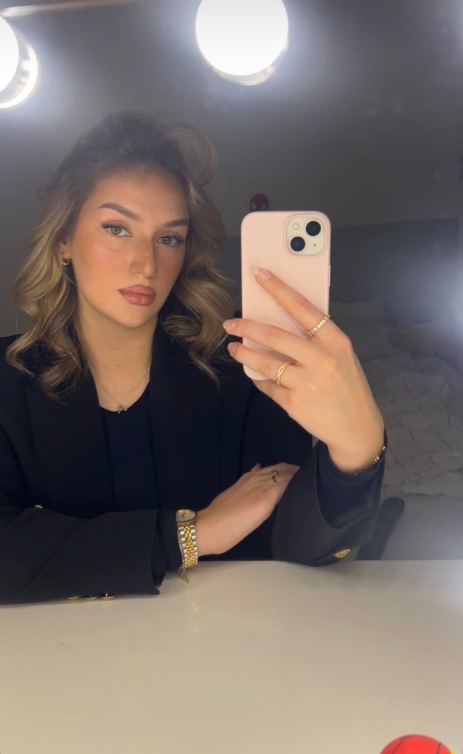 Amina.. Tuzla??/Wien?? Kommentiert geil / Komentarisite! Ko Poznaje inbox, wer sie kennt, dm