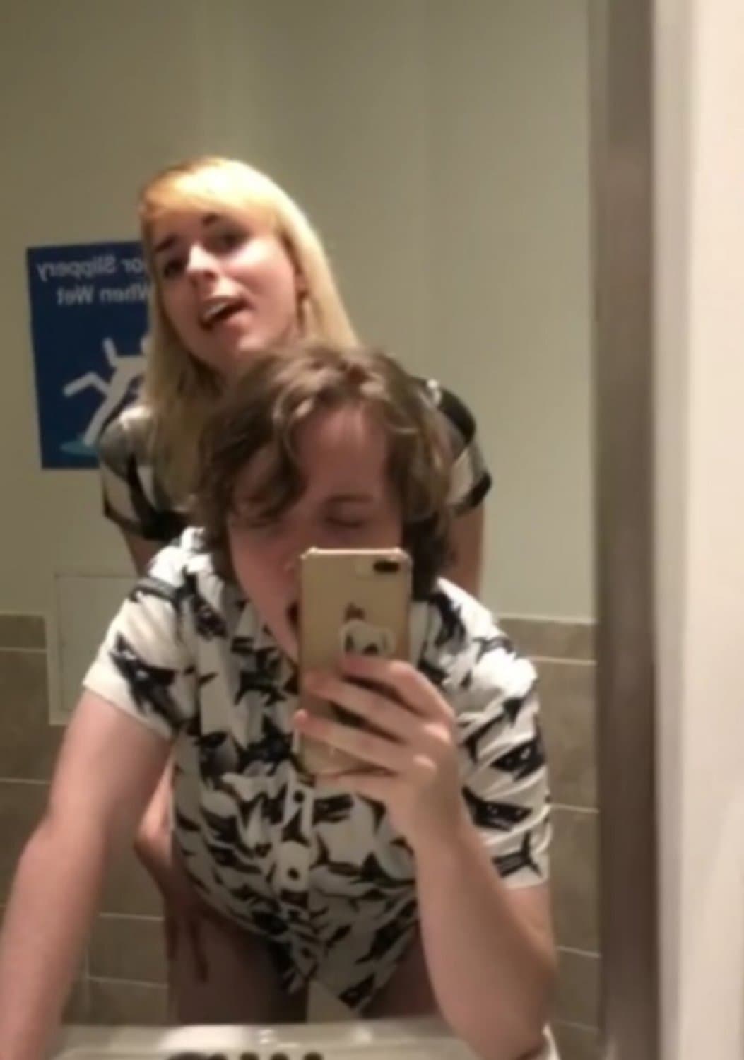 TS Fuck Guy Ass In a Bathroom??❤️????????????