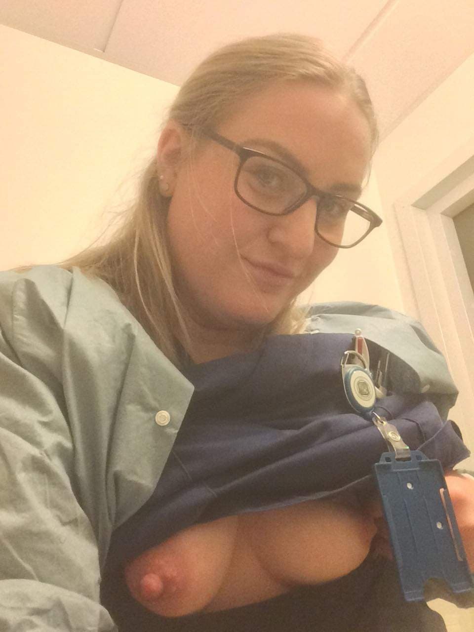 Norwegian nurse flashing at work