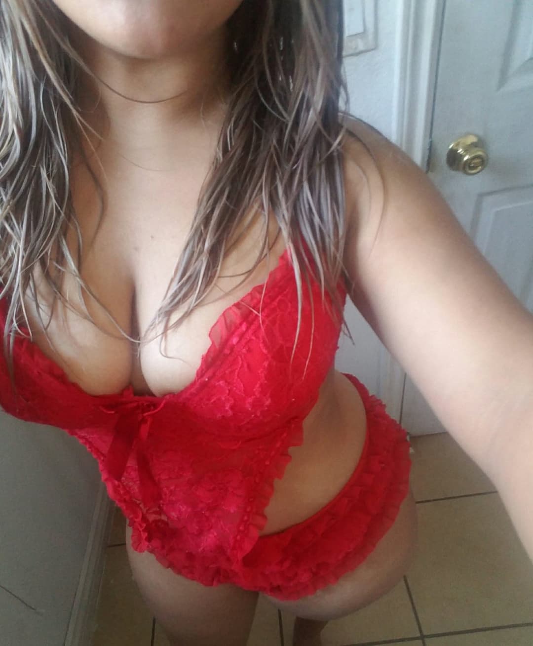 Sexy Milf Rocio From Fresno CA cheats on her Husband and sends sexy pics to Sancho