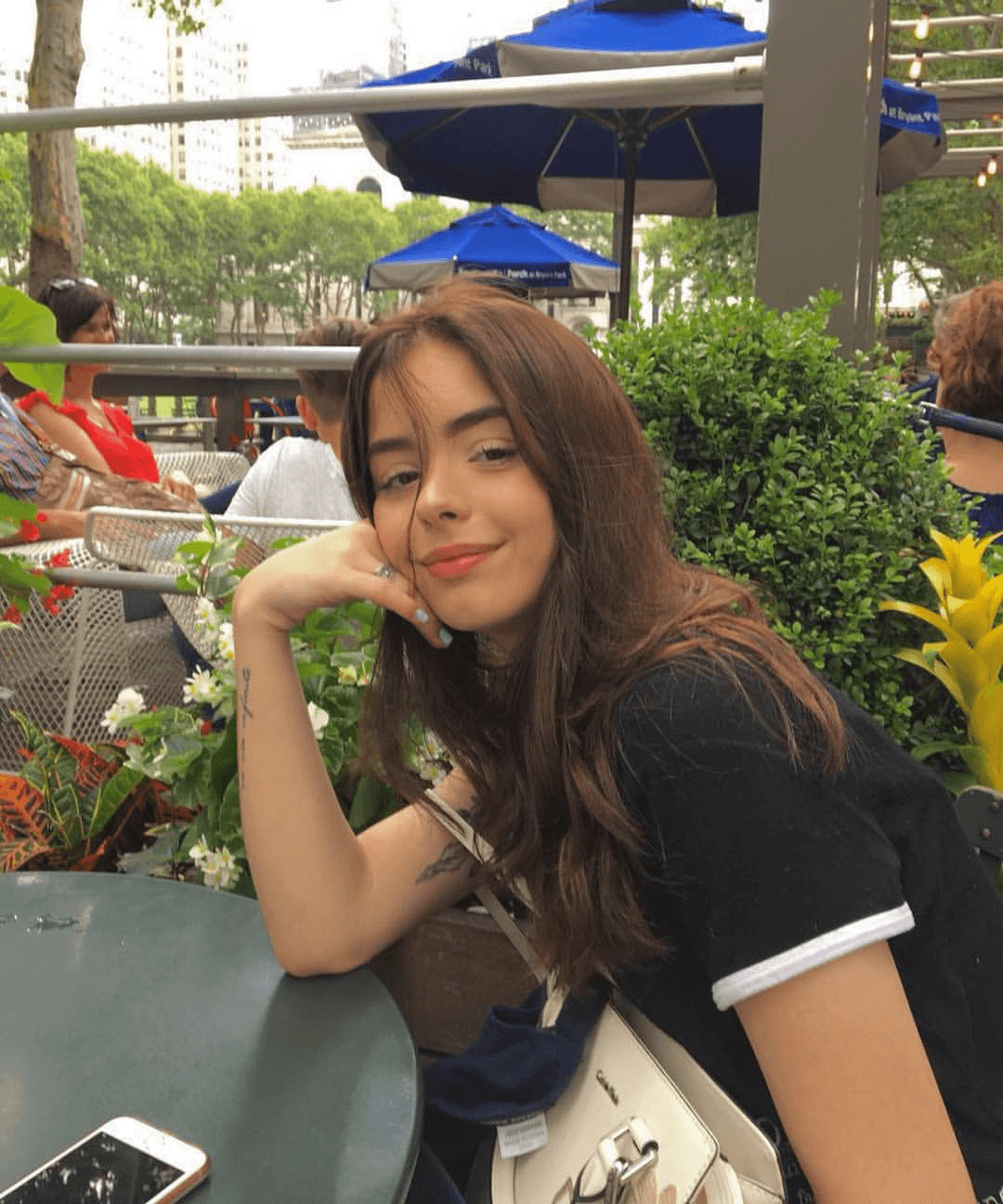 Young hot slut, amazing faceporn. Big boobs