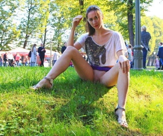 Bottomless Girls in Public 5