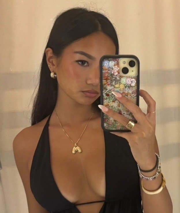 *RARE* Real Asian IG Model’s Tits LEAKED! Fuck!!! ? Save while you can! (Compare her necklace*)